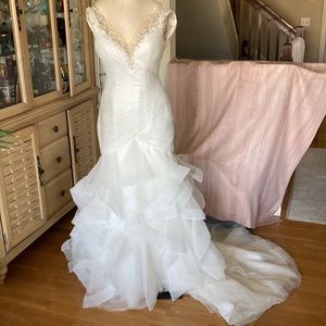 Pronovias fit and flare wedding gown, white, Sz 8